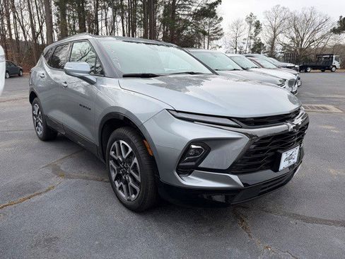 Certified 2025 Chevrolet Blazer RS image 3