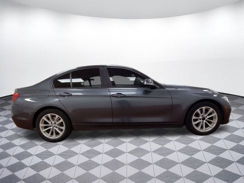 Used 2017 BMW 320i xDrive Sedan image 7