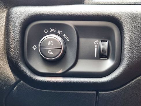 Certified 2025 RAM 2500 Big Horn AWD/4WD image 27