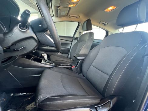 Used 2023 Kia Forte LXS image 13
