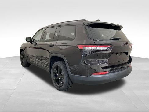 Used 2023 Jeep Grand Cherokee L Limited w/ Luxury Tech Group II AWD/4WD image 3