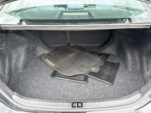 Used 2015 Toyota Corolla LE FWD image 26