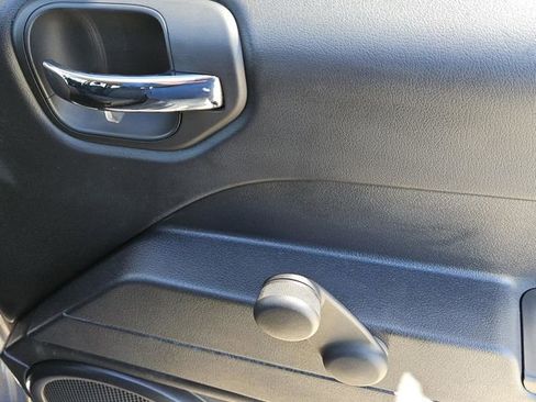 Used 2015 Jeep Compass Sport image 31