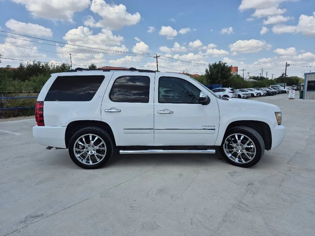 Used 2012 Chevrolet Tahoe LTZ RWD image 5