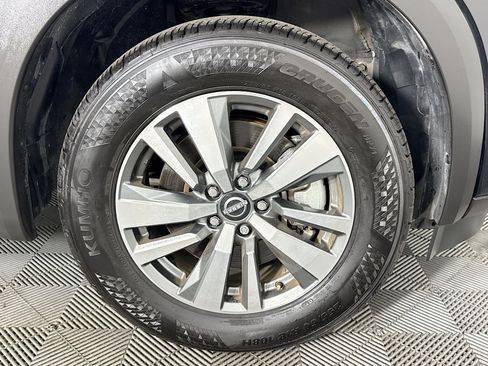 Used 2025 Nissan Pathfinder SL FWD image 30