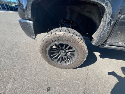 Used 2025 Chevrolet Silverado 2500 LTZ w/ Trail Boss Package image 10