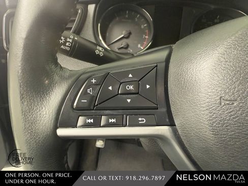 Used 2017 Nissan Rogue SV w/ Sun & Sound Touring Package image 22