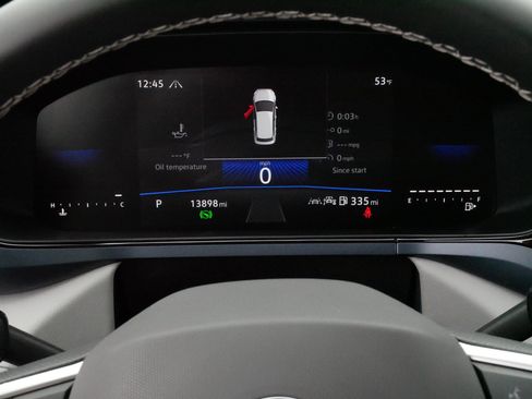 Used 2024 Volkswagen Taos SE image 21