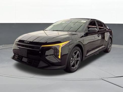 Used 2025 Kia K4 FWD image 2