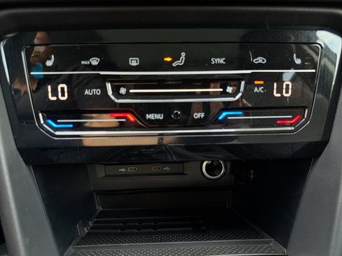 New 2026 Volkswagen Taos SE AWD/4WD image 17