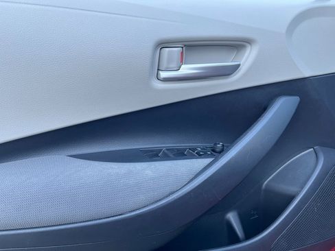 Used 2021 Toyota Corolla LE image 8