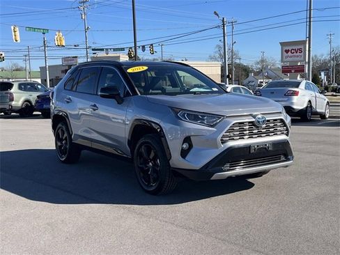 Used 2021 Toyota RAV4 XSE image 3