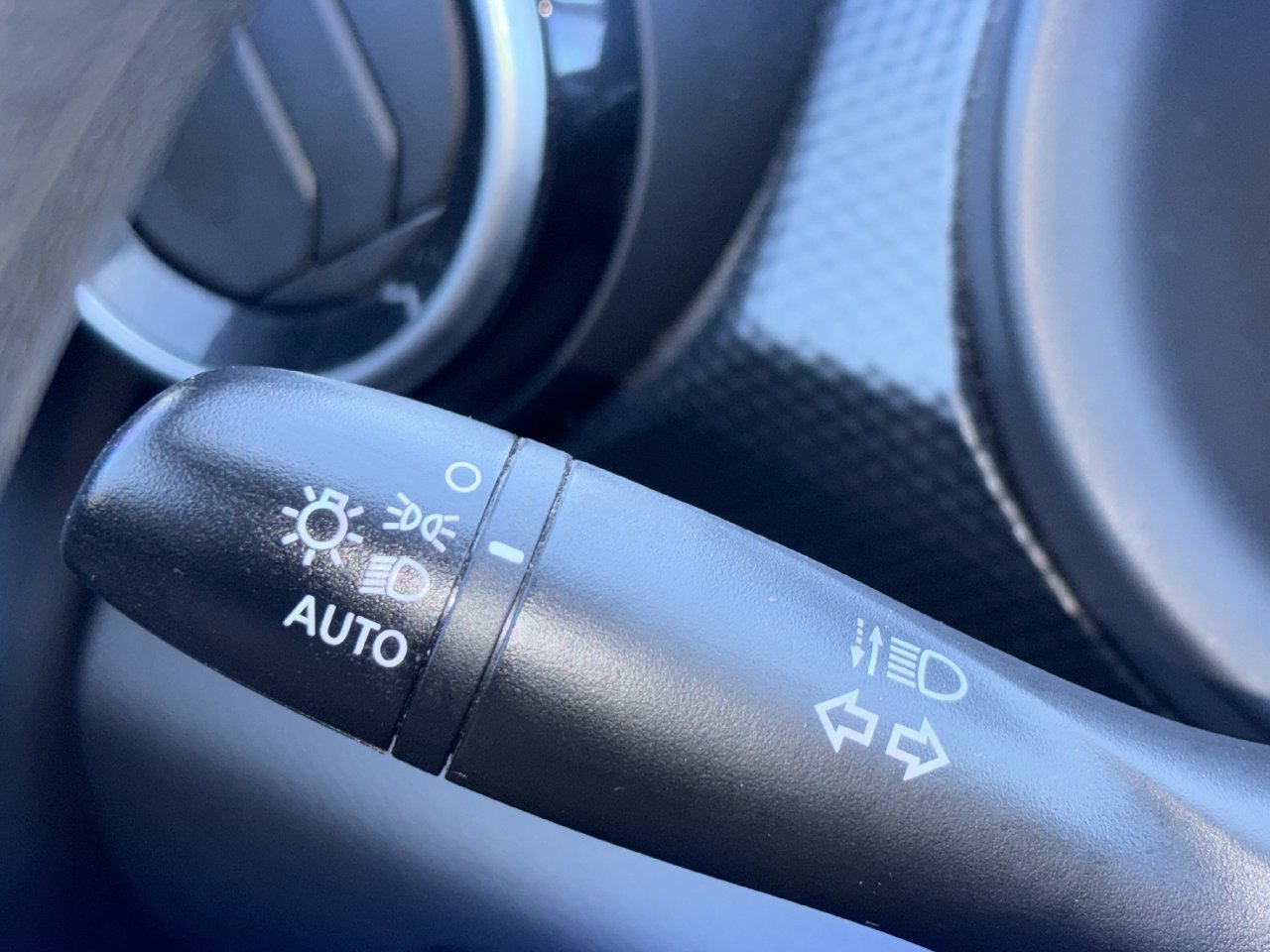 Certified 2023 Nissan Kicks SV FWD image 17