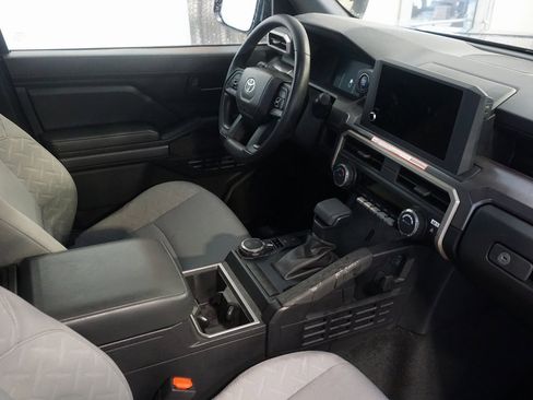 Used 2025 Toyota Tacoma SR5 image 21