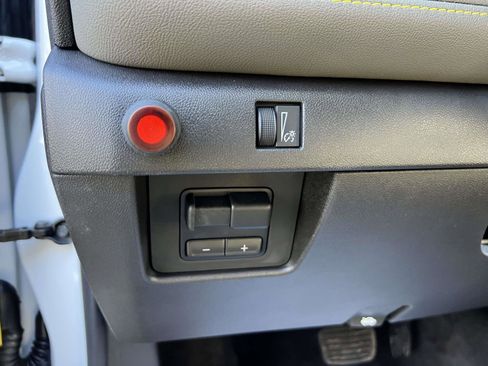 Certified 2024 Chevrolet Colorado ZR2 w/ ZR2 Convenience Package III image 21