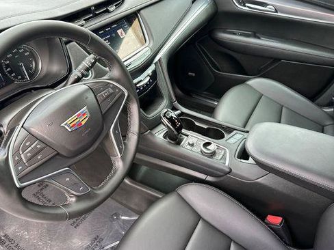 Certified 2025 Cadillac XT5 Luxury FWD image 10