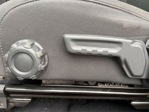 Certified 2018 Jeep Wrangler Sport image 11