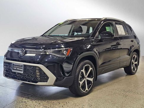 Used 2025 Volkswagen Taos SEL AWD/4WD image 7