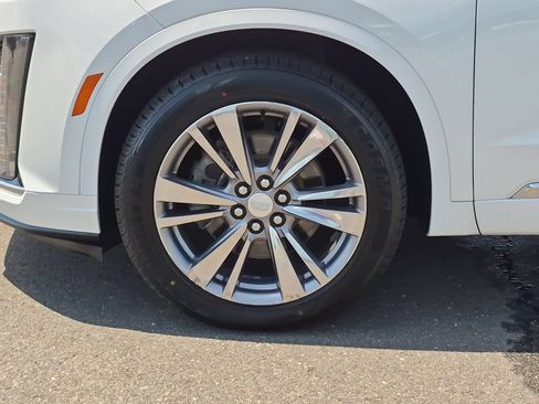Certified 2024 Cadillac XT6 Premium Luxury AWD/4WD image 31