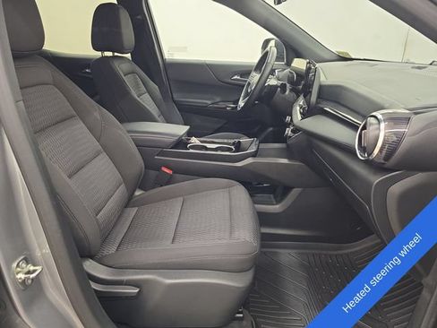 Used 2025 Chevrolet Equinox LT FWD image 9