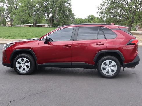 Used 2021 Toyota RAV4 LE w/ Carpet Mat Package (TMS) AWD/4WD image 9