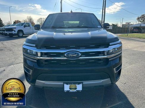 Used 2023 Ford Expedition Limited image 2