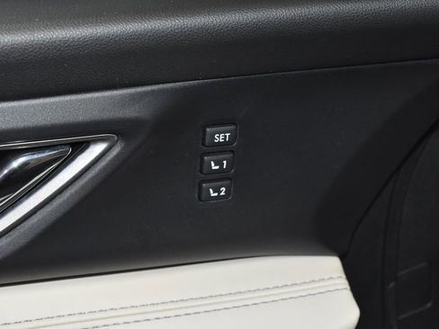 Used 2019 Subaru Ascent Limited w/ Popular Package #3 AWD/4WD image 5