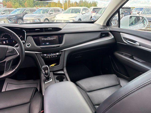 Certified 2018 Cadillac XT5 Luxury w/ Driver Awareness Package AWD/4WD image 27
