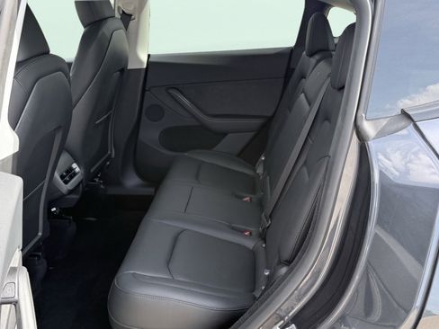 Used 2025 Tesla Model Y Long Range AWD/4WD image 29