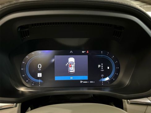 Certified 2023 Volvo XC60 B5 Ultimate w/ Climate Package image 15