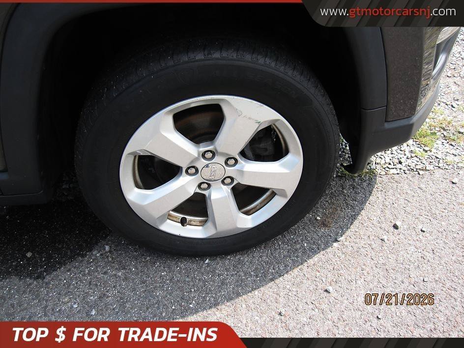 Used 2017 Jeep Compass Latitude w/ Popular Equipment Group AWD/4WD image 12
