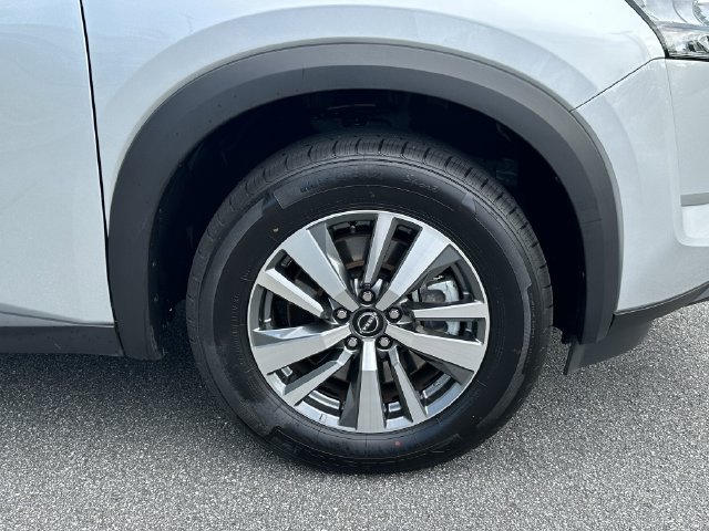 Certified 2025 Nissan Pathfinder SL FWD image 14