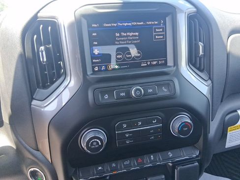 Used 2026 Chevrolet Silverado 1500 Custom Trail Boss AWD/4WD image 16