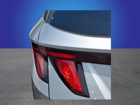 Used 2025 Hyundai Tucson SEL FWD image 6
