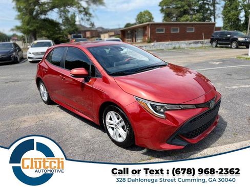Used 2019 Toyota Corolla Hatchback w/ SE Option Package FWD image 4
