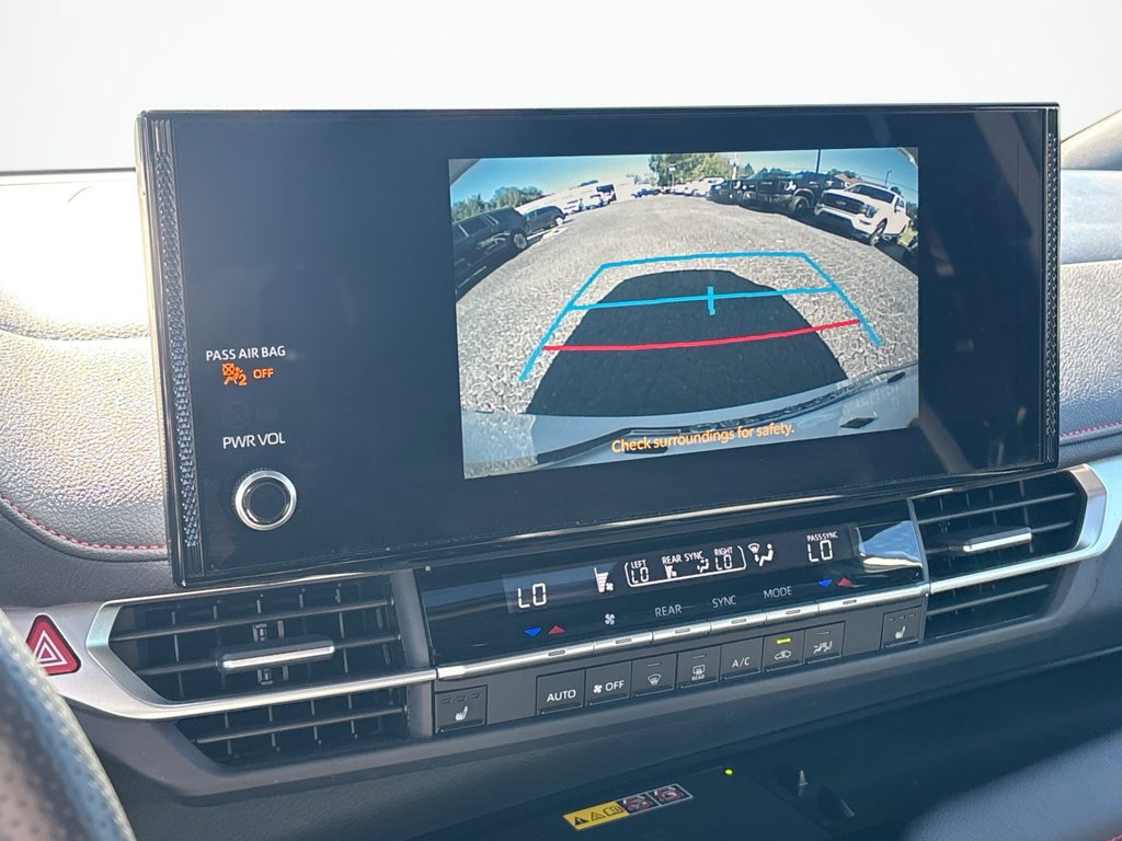 Used 2025 Toyota Sienna XSE AWD/4WD image 30