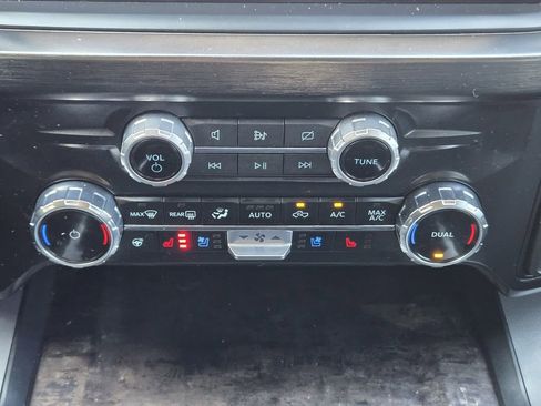 Used 2024 Ford F250 Lariat w/ FX4 Off-Road Package image 18