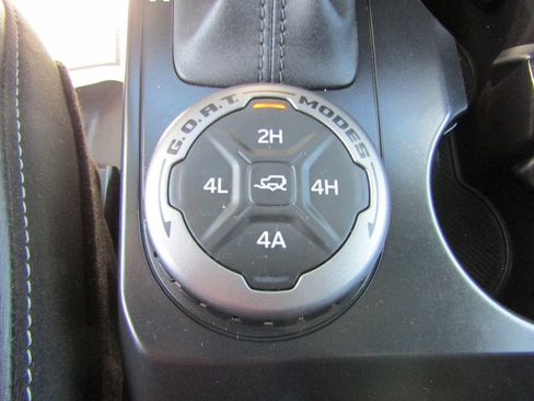 Used 2025 Ford Bronco Badlands AWD/4WD image 29