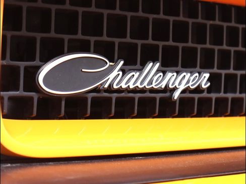 Used 2014 Dodge Challenger R/T w/ Premium Sound Group image 32