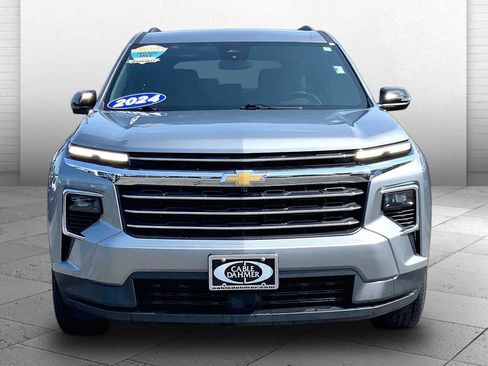 Used 2024 Chevrolet Traverse LT AWD/4WD image 2