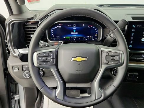 Used 2024 Chevrolet Silverado 2500 LT w/ Z71 Off-Road Package image 13