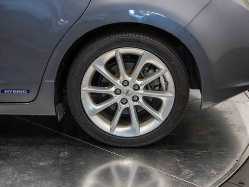 Used 2013 Lexus CT 200h w/ Leather Pkg FWD image 10