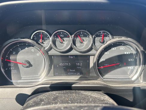 Used 2021 Chevrolet Silverado 1500 RST w/ Redline Edition AWD/4WD image 15