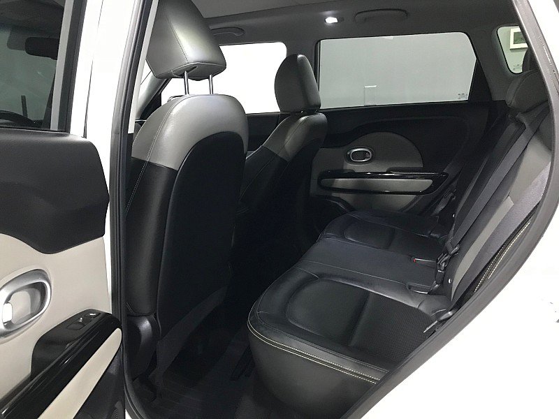 Used 2016 Kia Soul + w/ Primo Package FWD image 25