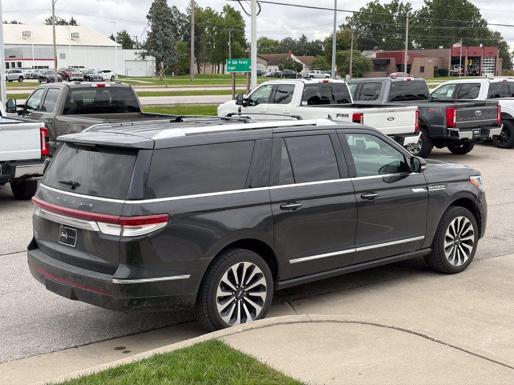 Used 2024 Lincoln Navigator L Reserve AWD/4WD image 6