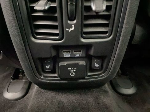 Used 2018 Jeep Grand Cherokee Limited AWD/4WD image 26