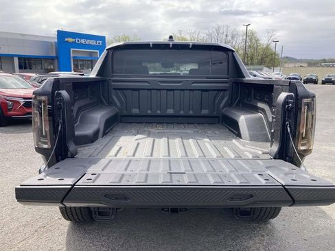 New 2026 GMC Hummer EV 4x4 Crew Cab w/ LPO, Dark Essentials Package image 11