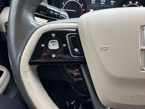 Used 2022 Lincoln Corsair FWD w/ Premium Package image 19