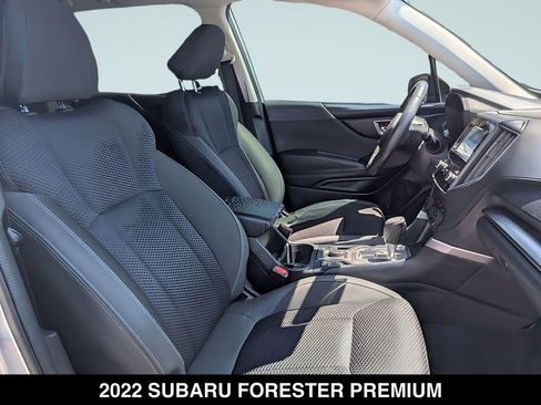 Used 2022 Subaru Forester Premium AWD/4WD image 28
