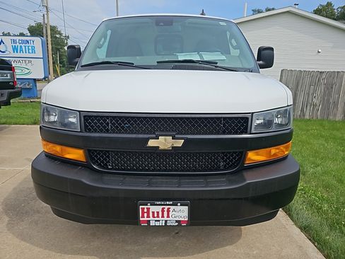 Used 2019 Chevrolet Express 2500 RWD image 3